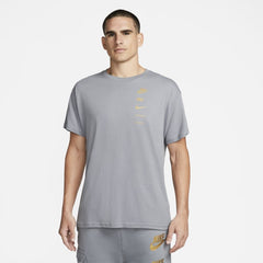 Nike Sportswear Standard Issue Men’s T-Shirt – Grey