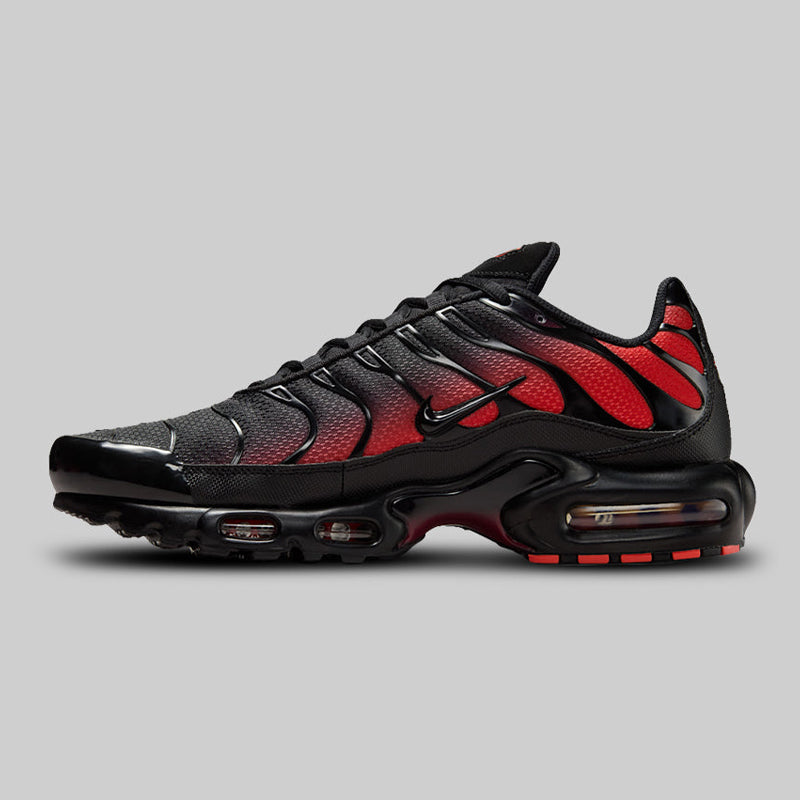 Nike Air Max Plus TN Men’s Trainers – Black & Red Gradient
